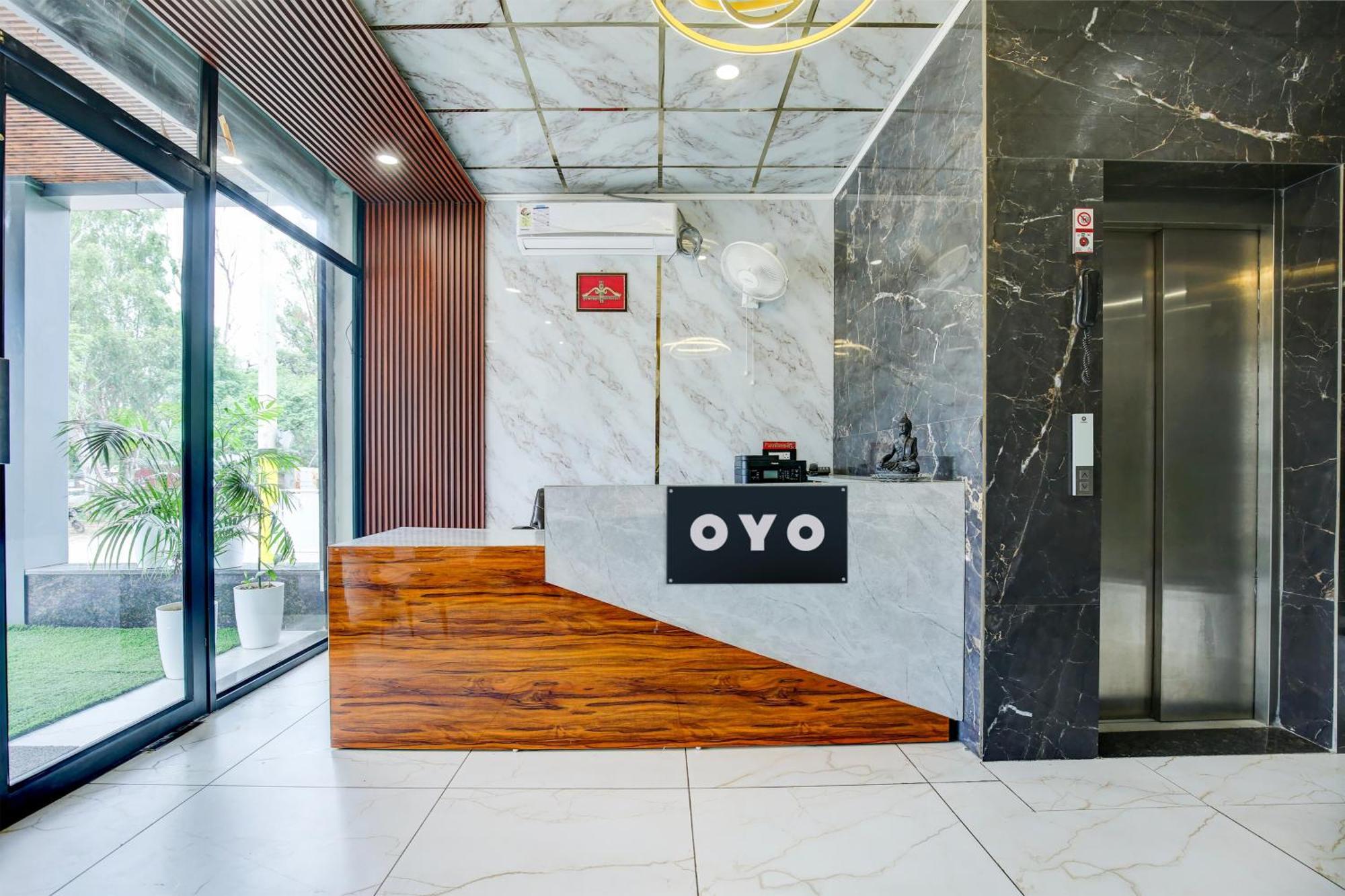 Hotel O Platinum Zirakpur Exterior photo