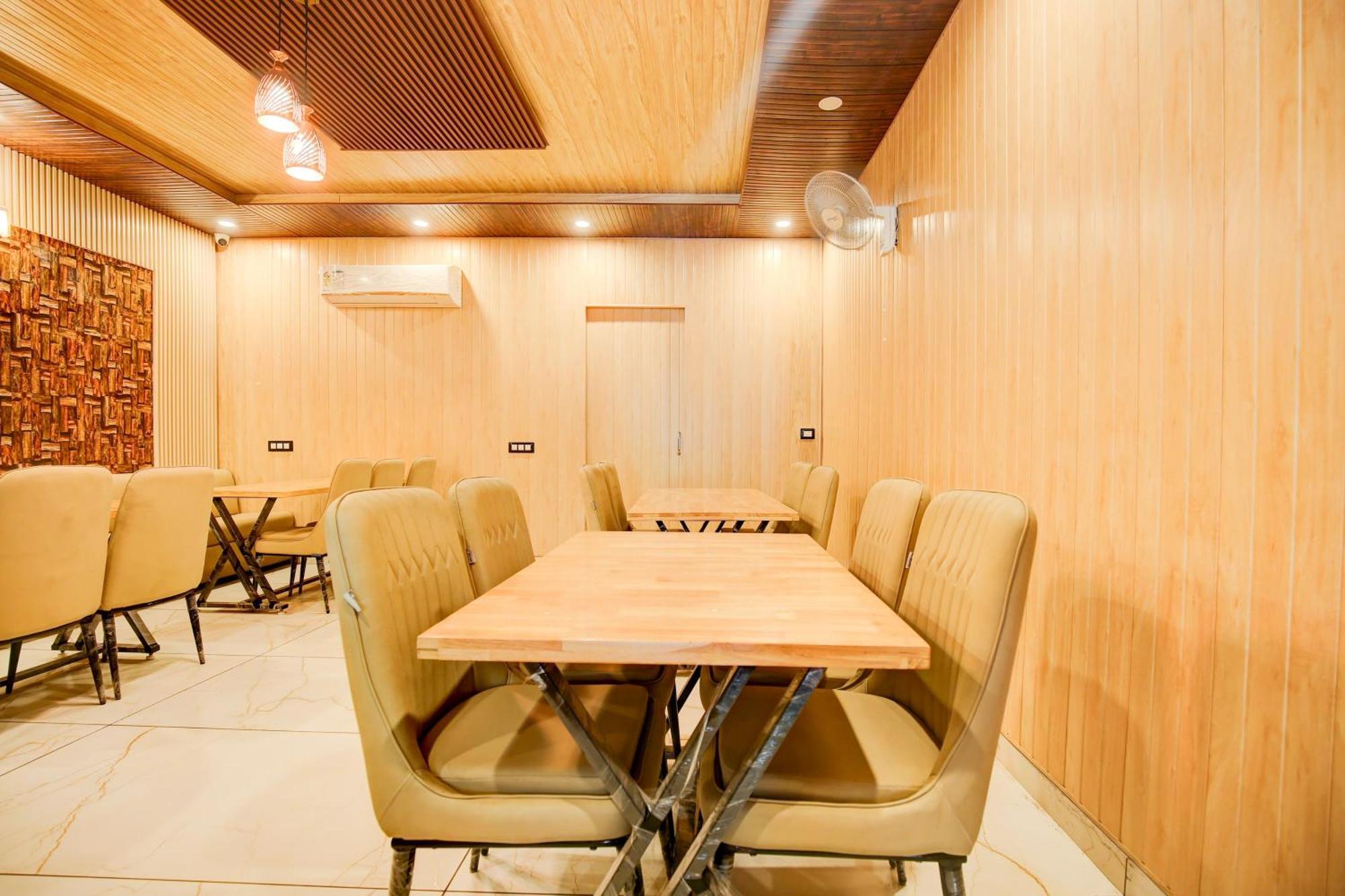 Hotel O Platinum Zirakpur Exterior photo